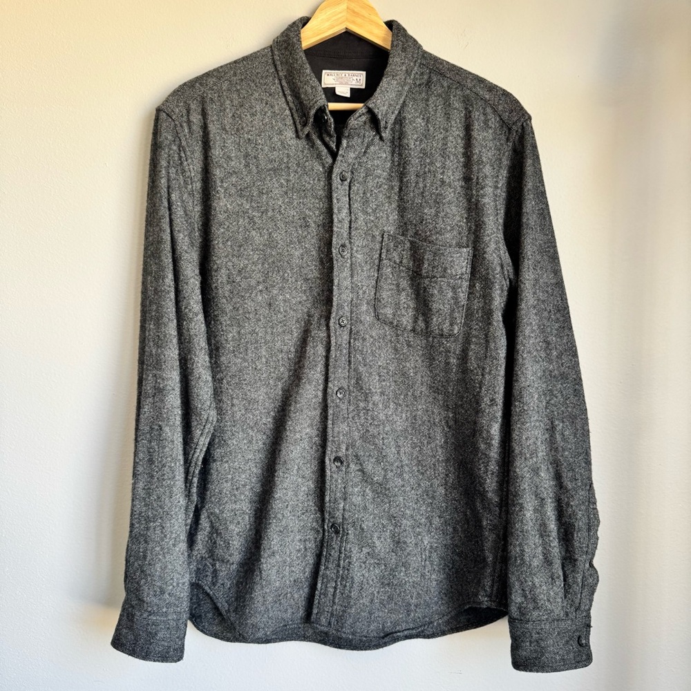 Wallace & Barnes J Crew Men's Wool Button Down Charcoal Gray Minimalist Casual